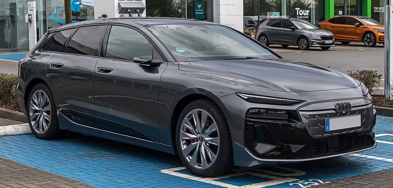 Audi A6 Avant e-tron boot space
