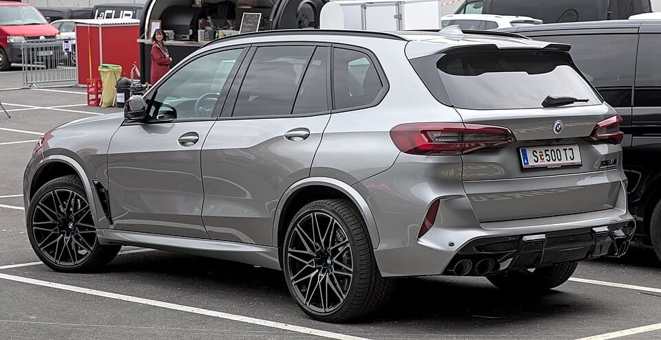 BMW X5 boot space