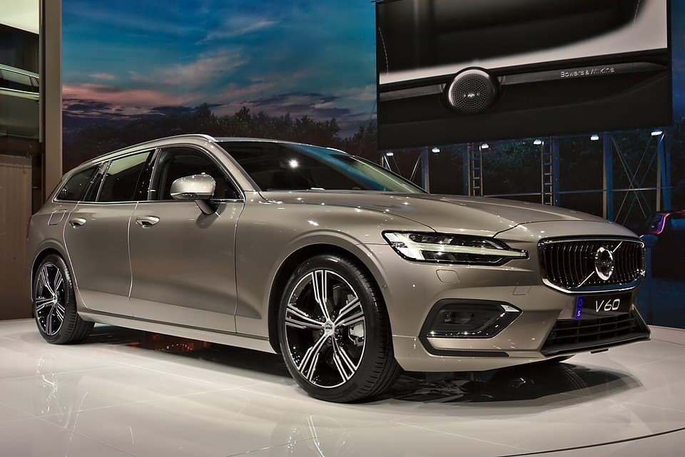 Volvo V60 Cross Country boot space